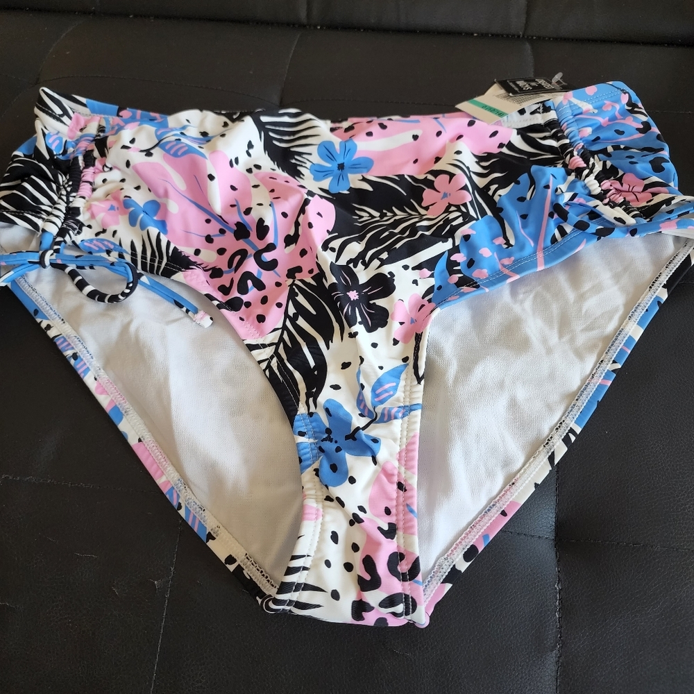 CALIFORNIA WAVES BIKINI BOTTOM SIZE 12/14